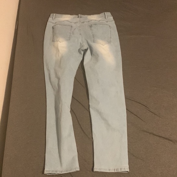 Light Blue Jeans - Picture 2 of 3